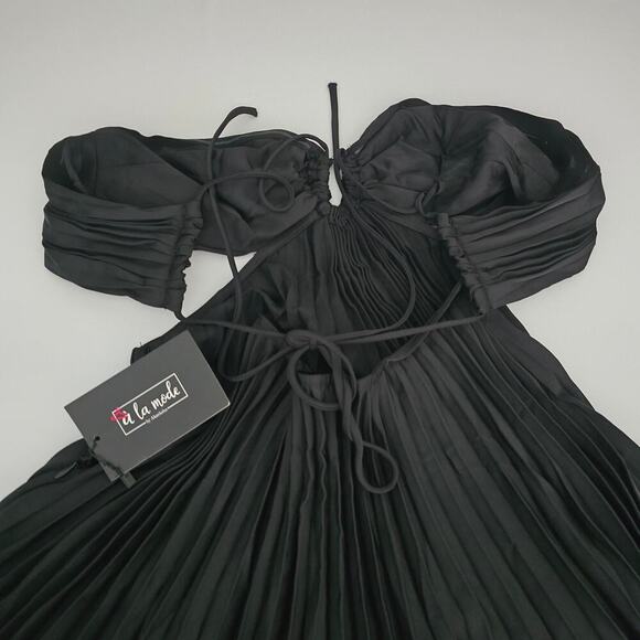 Women’s Black Pleated Cutout Maxi Dress Formal Gown Open Back Elegant Whimsical - Picture 7 of 10